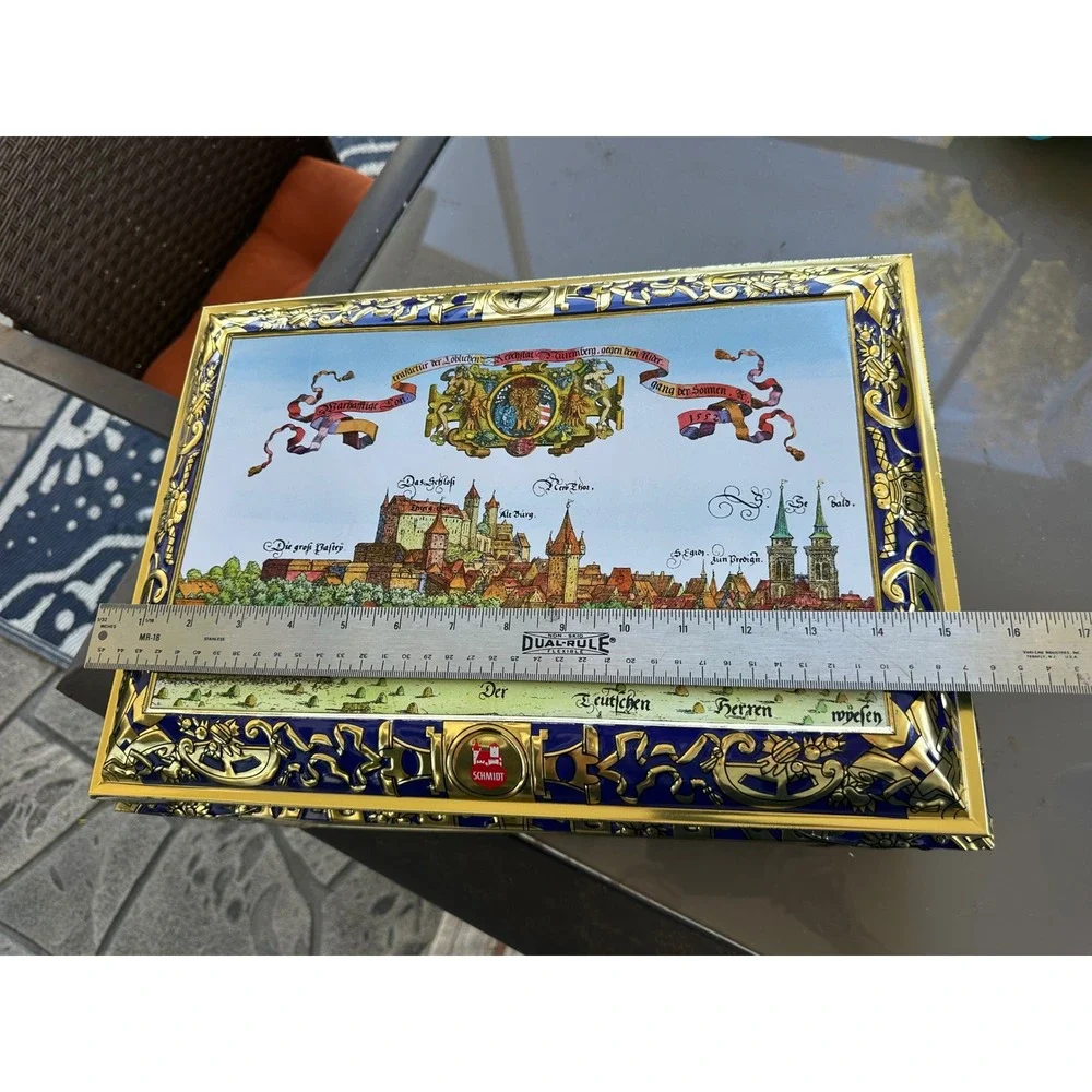 Vintage 2001 E Otto Schmidt Nuremberg Germany Large Lebkuchen Biscuit Tin Chest